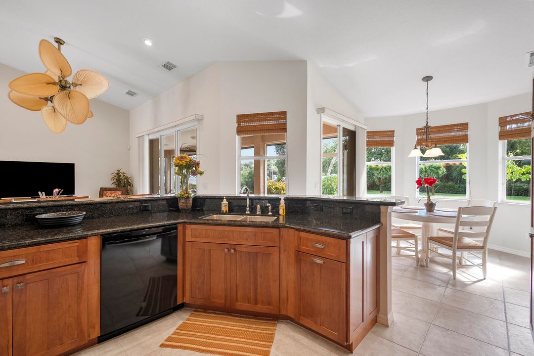 На продажу: $624,900 (3 спален, 2 ванн, 1932 Квадратных фут)