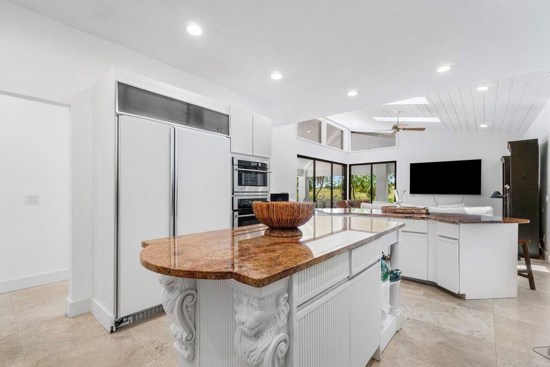 For Rent: $40,000 (5 beds, 5 baths, 4412 Square Feet)