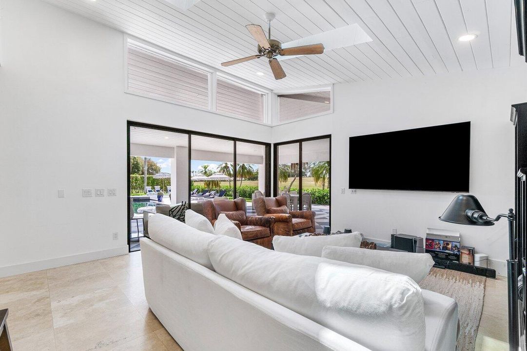 For Rent: $40,000 (5 beds, 5 baths, 4412 Square Feet)