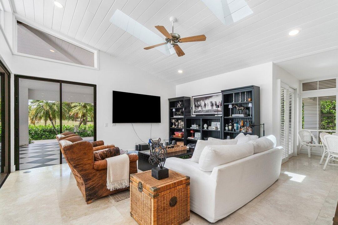 For Rent: $40,000 (5 beds, 5 baths, 4412 Square Feet)