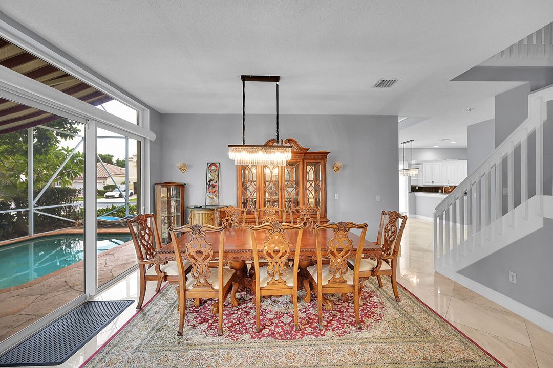 En Venta: $682,000 (4 camas, 2 baños, 2950 Pies cuadrados)