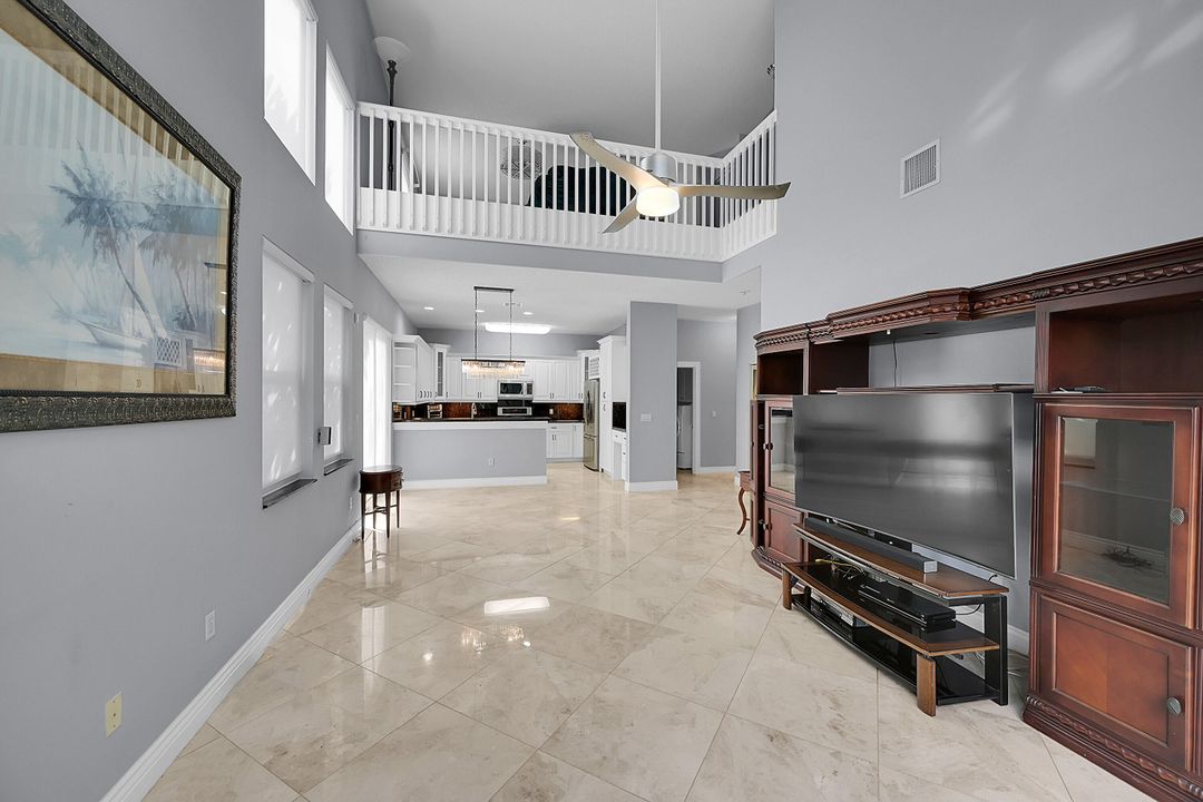 En Venta: $682,000 (4 camas, 2 baños, 2950 Pies cuadrados)