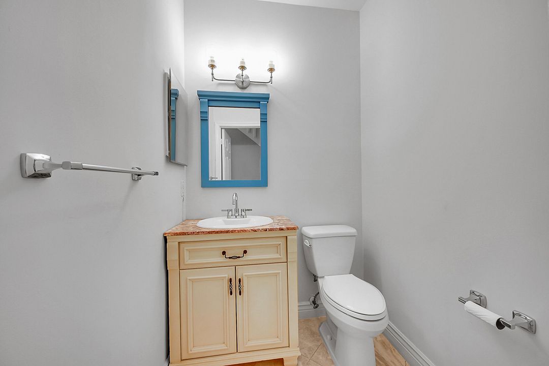 En Venta: $682,000 (4 camas, 2 baños, 2950 Pies cuadrados)