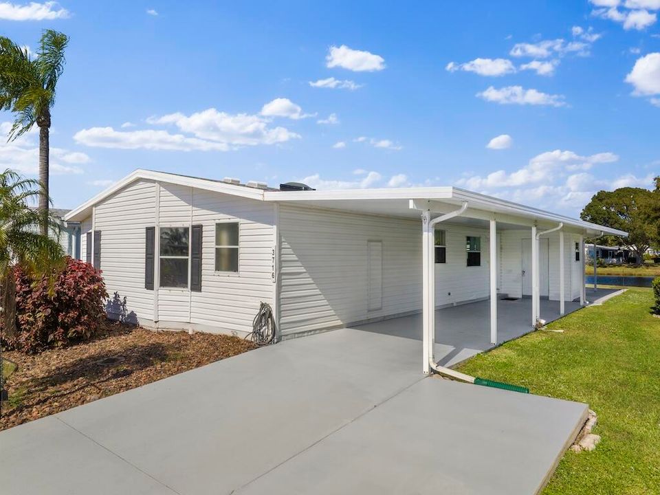 For Sale: $265,000 (2 beds, 2 baths, 1296 Square Feet)