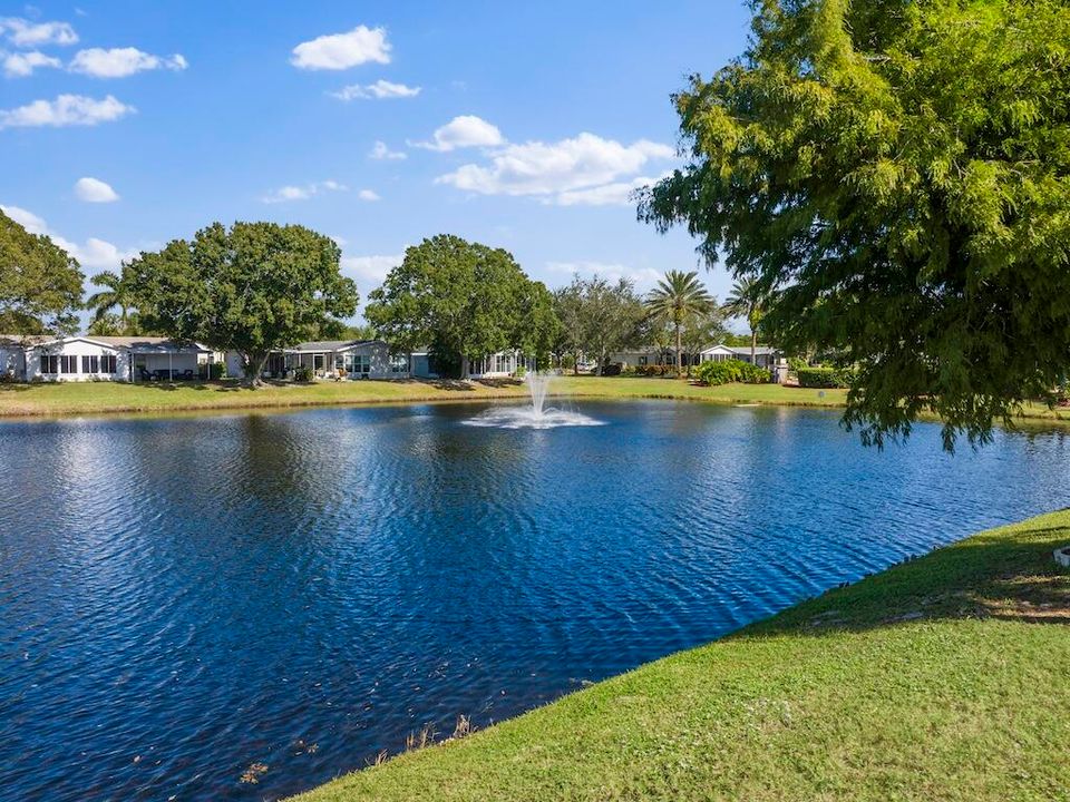 For Sale: $265,000 (2 beds, 2 baths, 1296 Square Feet)