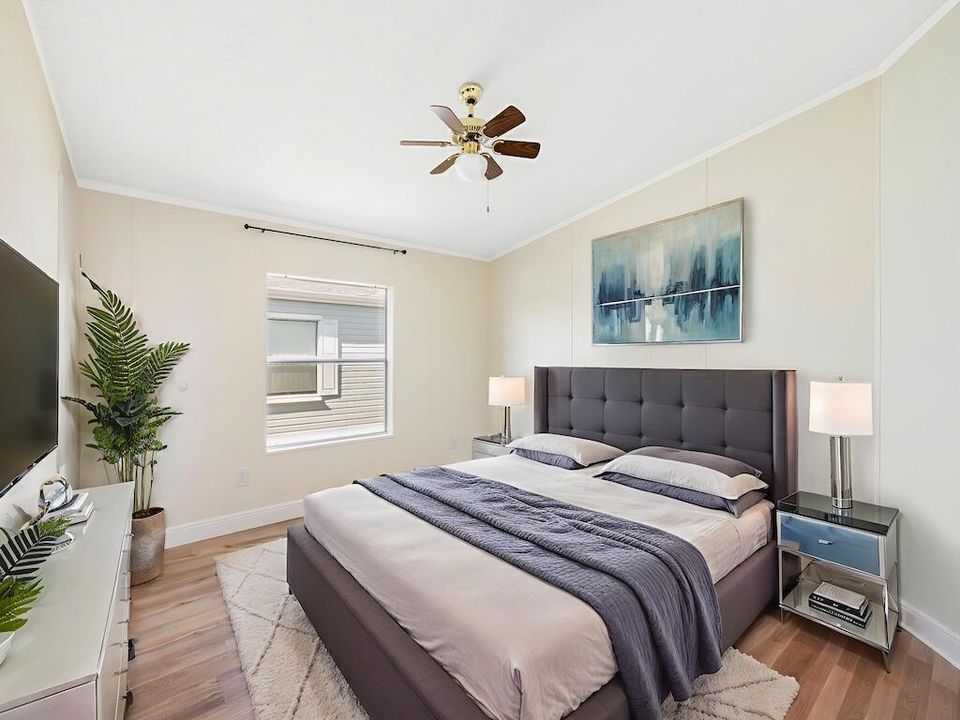 For Sale: $265,000 (2 beds, 2 baths, 1296 Square Feet)