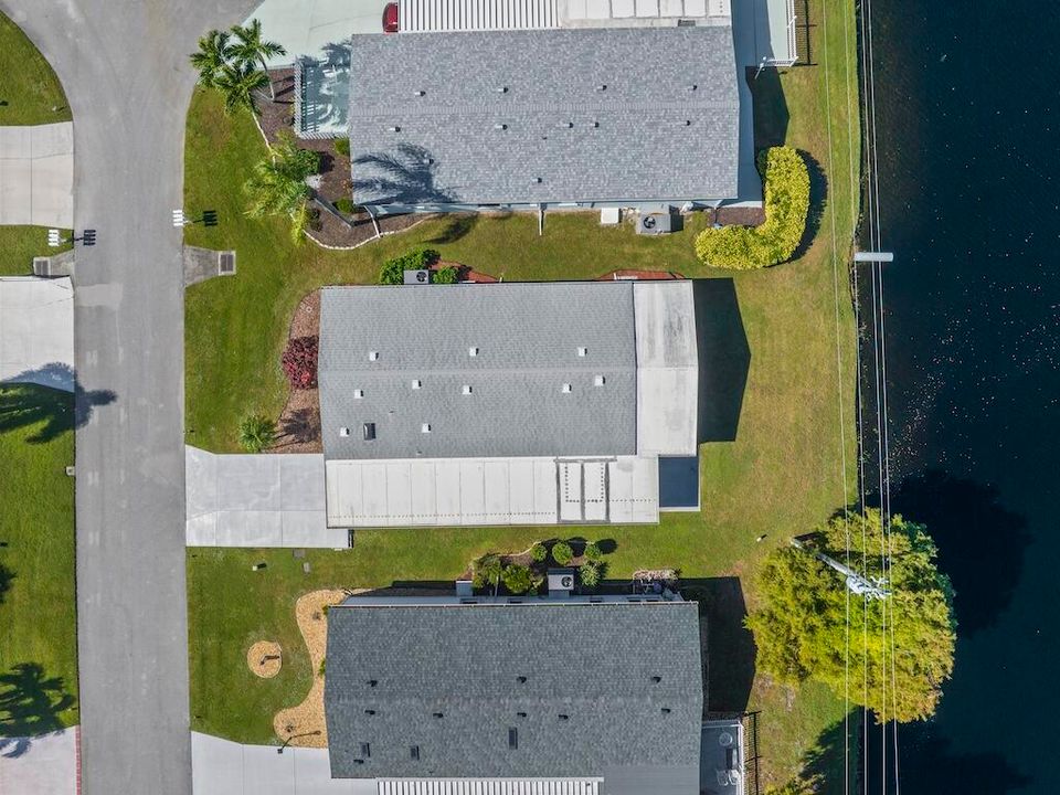 For Sale: $265,000 (2 beds, 2 baths, 1296 Square Feet)