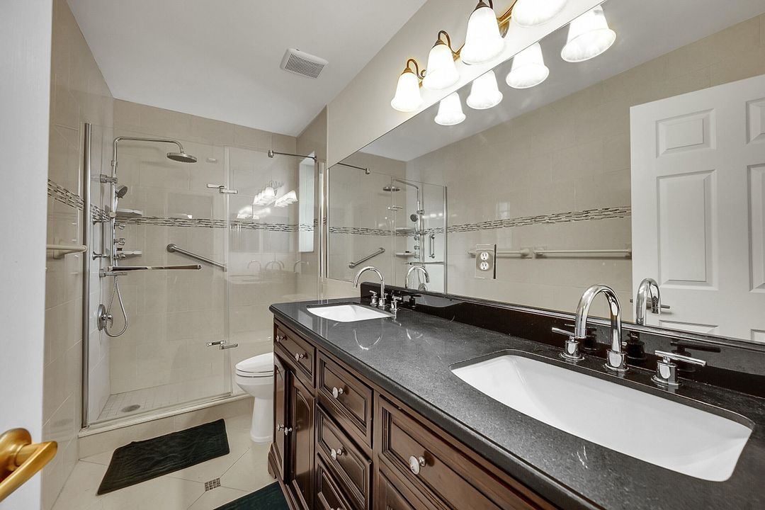 En Venta: $682,000 (4 camas, 2 baños, 2950 Pies cuadrados)