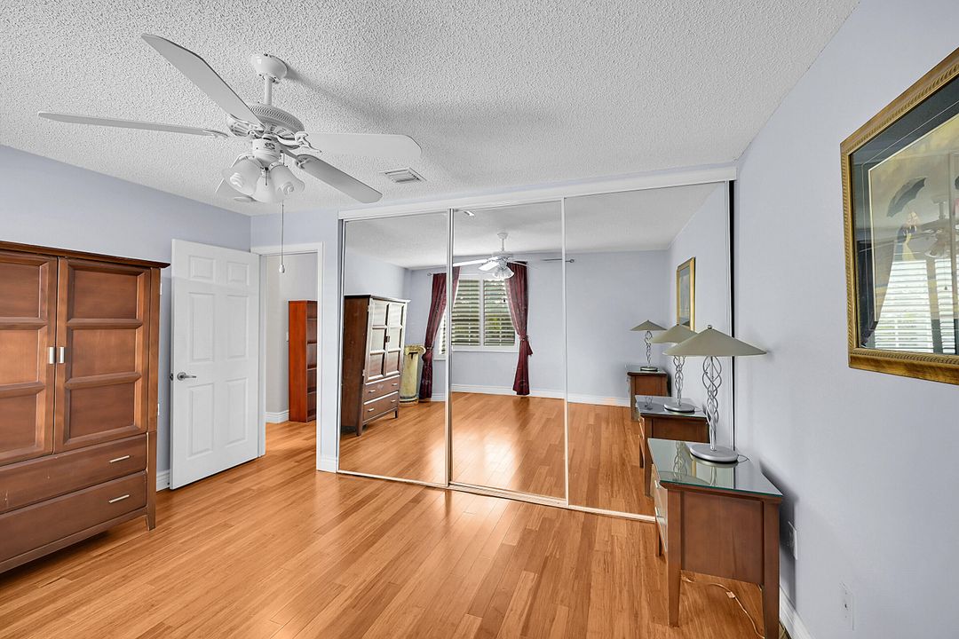 En Venta: $682,000 (4 camas, 2 baños, 2950 Pies cuadrados)