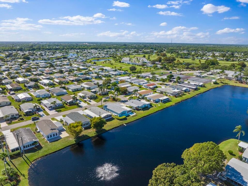 For Sale: $265,000 (2 beds, 2 baths, 1296 Square Feet)