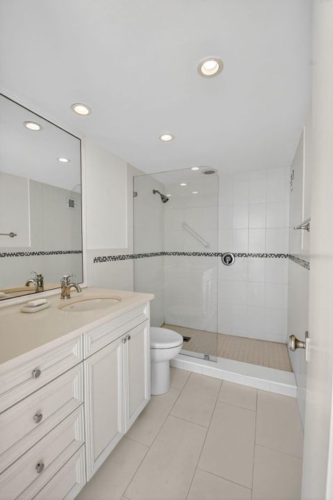 For Sale: $1,300,000 (2 beds, 2 baths, 1294 Square Feet)