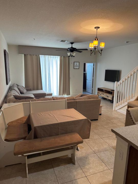 For Rent: $2,500 (3 beds, 2 baths, 1542 Square Feet)