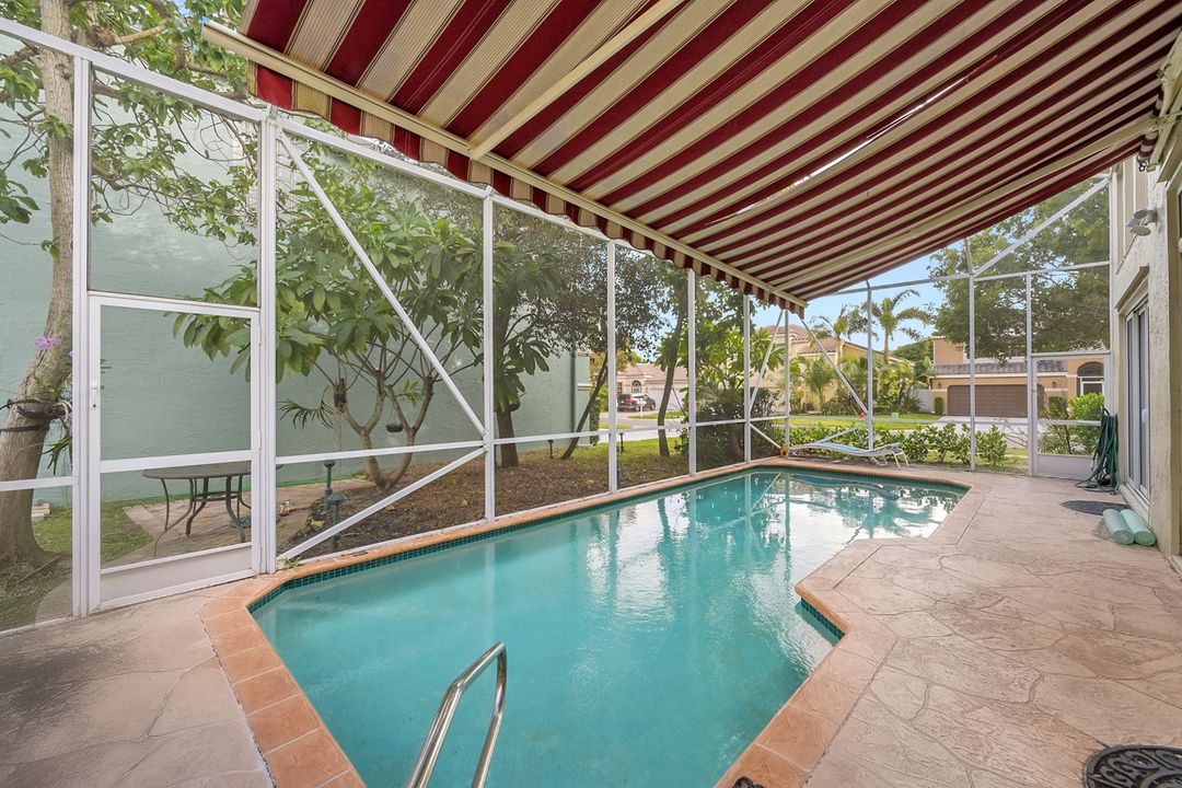 En Venta: $682,000 (4 camas, 2 baños, 2950 Pies cuadrados)