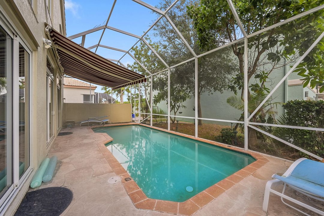 En Venta: $682,000 (4 camas, 2 baños, 2950 Pies cuadrados)