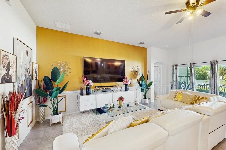 En Venta: $505,000 (4 camas, 3 baños, 2218 Pies cuadrados)