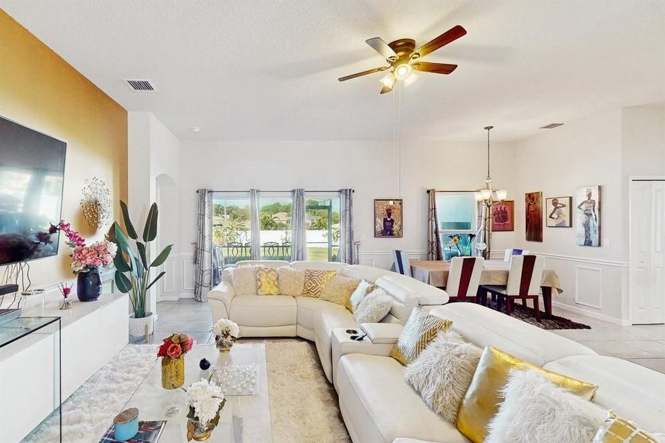 En Venta: $505,000 (4 camas, 3 baños, 2218 Pies cuadrados)