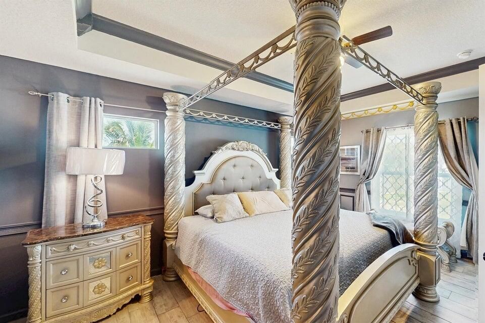 En Venta: $505,000 (4 camas, 3 baños, 2218 Pies cuadrados)