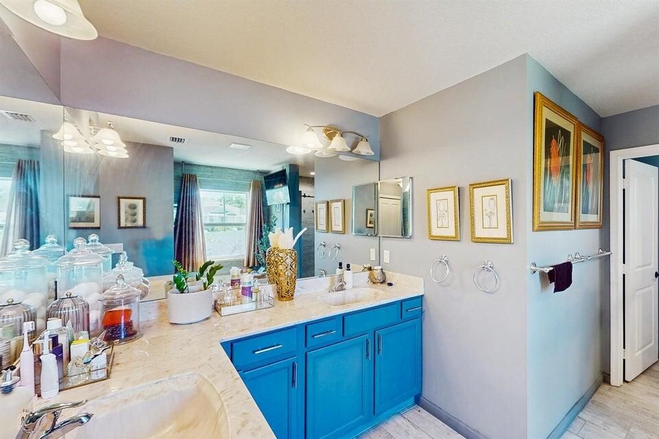 En Venta: $505,000 (4 camas, 3 baños, 2218 Pies cuadrados)