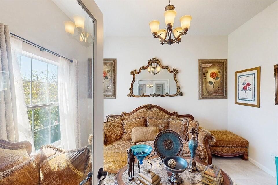 En Venta: $505,000 (4 camas, 3 baños, 2218 Pies cuadrados)