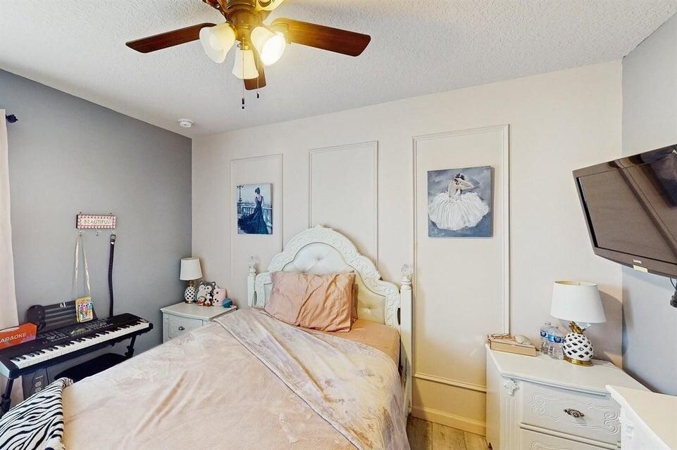 En Venta: $505,000 (4 camas, 3 baños, 2218 Pies cuadrados)