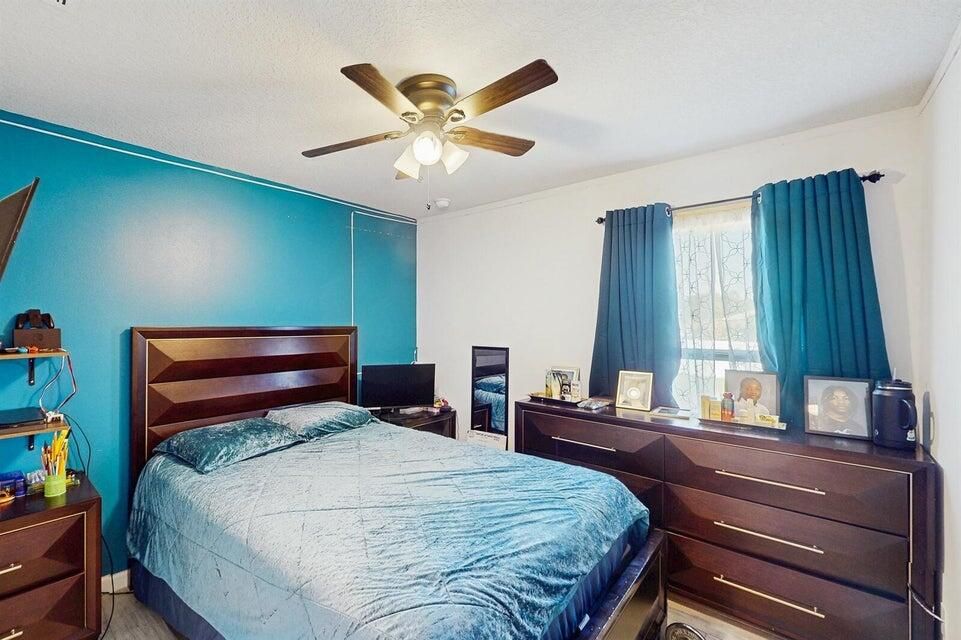 En Venta: $505,000 (4 camas, 3 baños, 2218 Pies cuadrados)