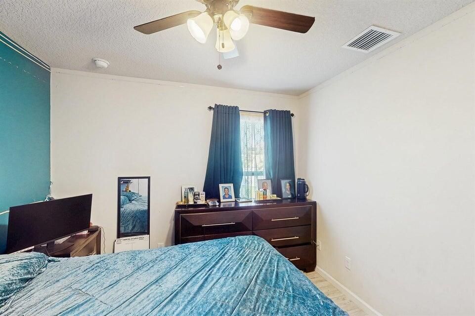 En Venta: $505,000 (4 camas, 3 baños, 2218 Pies cuadrados)