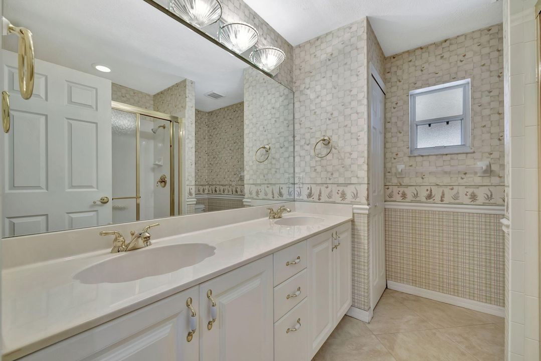 Active With Contract: $450,000 (3 beds, 2 baths, 2360 Square Feet)