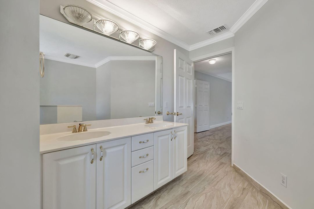 Active With Contract: $450,000 (3 beds, 2 baths, 2360 Square Feet)