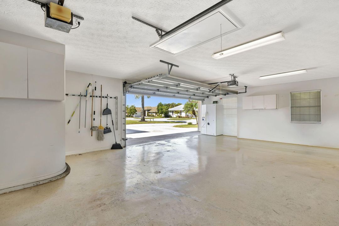 Active With Contract: $450,000 (3 beds, 2 baths, 2360 Square Feet)