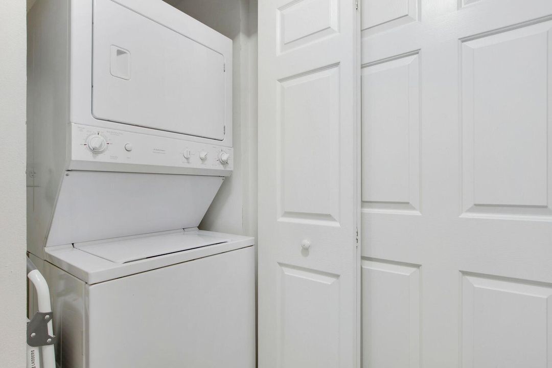 For Rent: $3,400 (1 beds, 1 baths, 797 Square Feet)