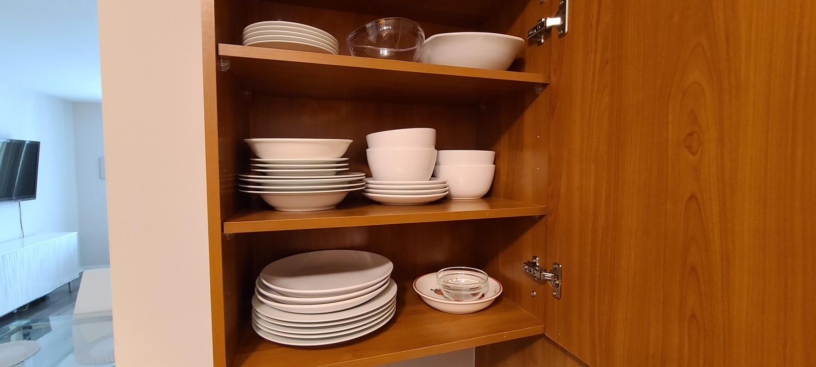 For Rent: $3,400 (1 beds, 1 baths, 797 Square Feet)