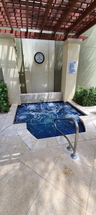 For Rent: $3,400 (1 beds, 1 baths, 797 Square Feet)