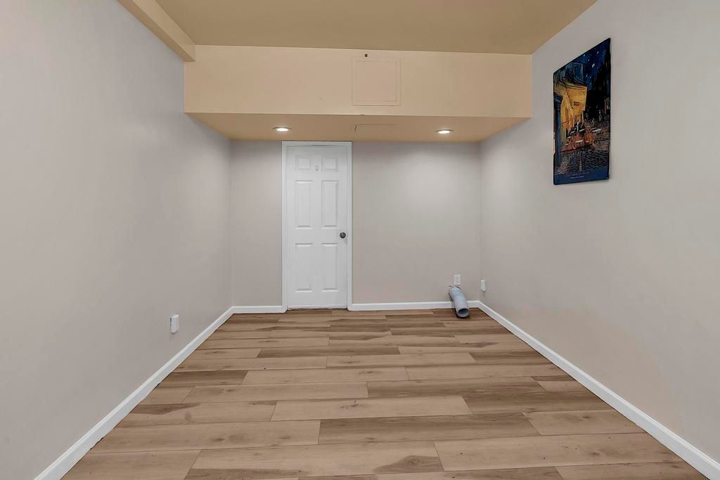 Active With Contract: $399,000 (2 beds, 2 baths, 1062 Square Feet)