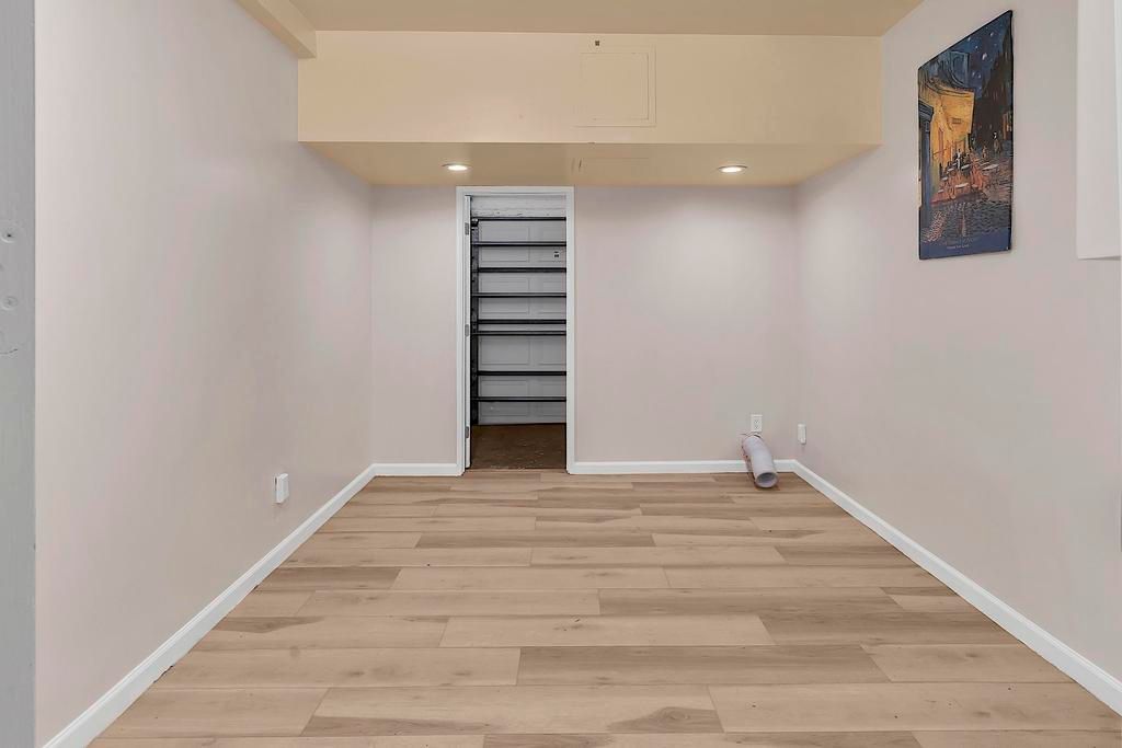 Active With Contract: $399,000 (2 beds, 2 baths, 1062 Square Feet)