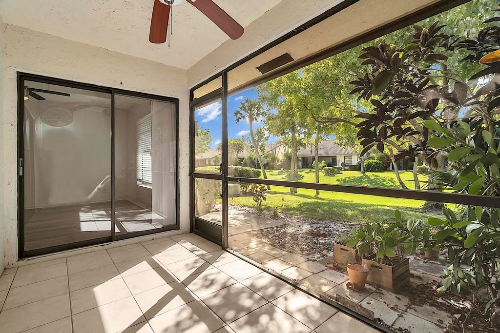 Active With Contract: $399,000 (2 beds, 2 baths, 1062 Square Feet)