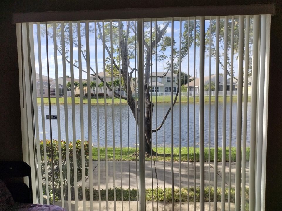 For Sale: $314,900 (3 beds, 3 baths, 1701 Square Feet)