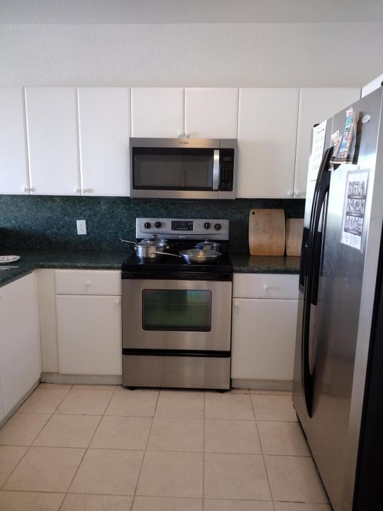 For Sale: $314,900 (3 beds, 3 baths, 1701 Square Feet)