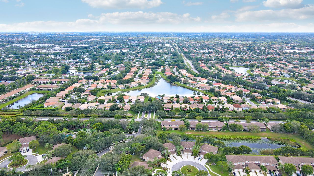 En Venta: $460,000 (4 camas, 2 baños, 1628 Pies cuadrados)