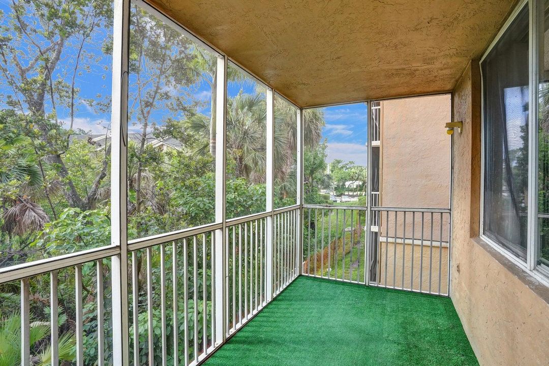 待售: $190,000 (2 贝兹, 1 浴室, 1035 平方英尺)