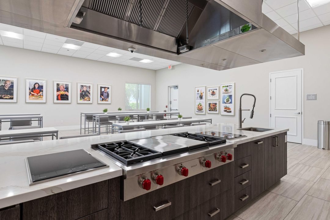 На продажу: $875,000 (3 спален, 3 ванн, 2753 Квадратных фут)