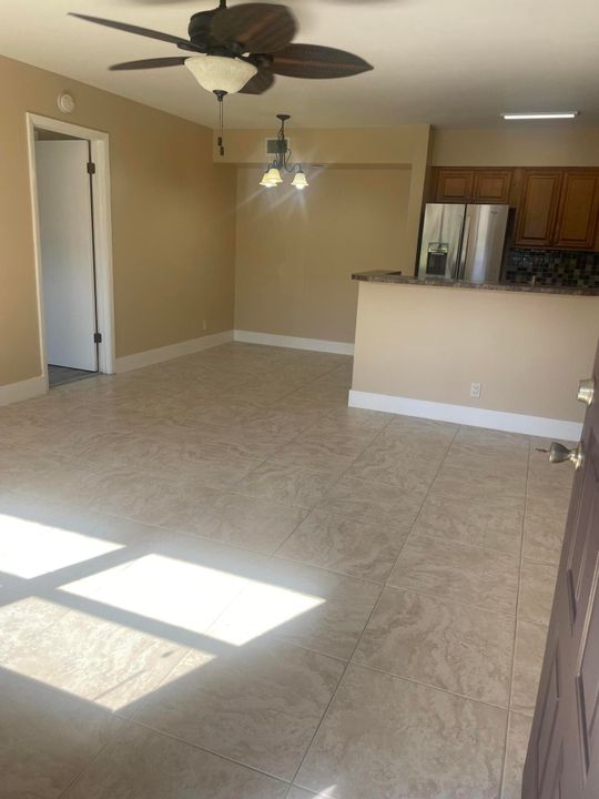 For Rent: $2,200 (2 beds, 2 baths, 735 Square Feet)