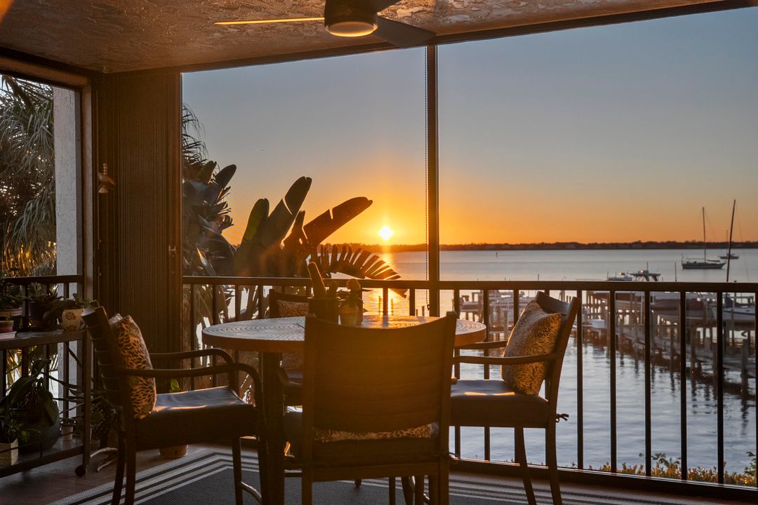 For Sale: $695,000 (2 beds, 2 baths, 1620 Square Feet)