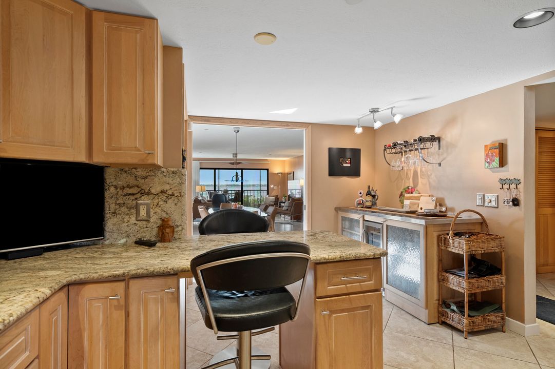 For Sale: $695,000 (2 beds, 2 baths, 1620 Square Feet)