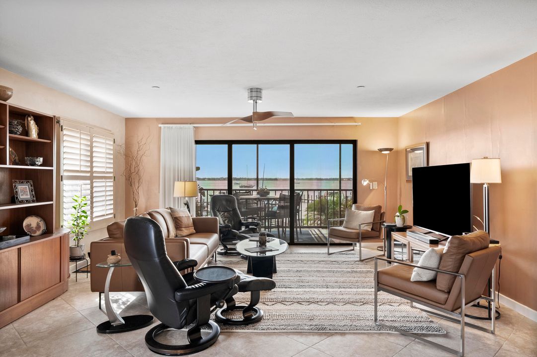 For Sale: $695,000 (2 beds, 2 baths, 1620 Square Feet)