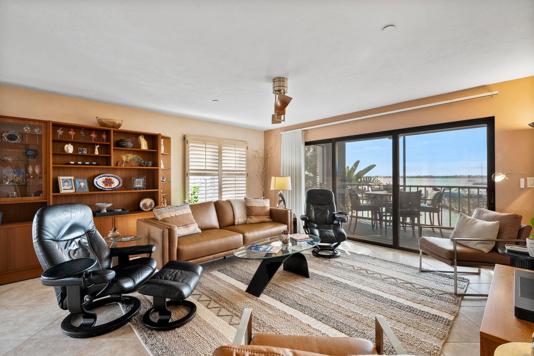 For Sale: $695,000 (2 beds, 2 baths, 1620 Square Feet)