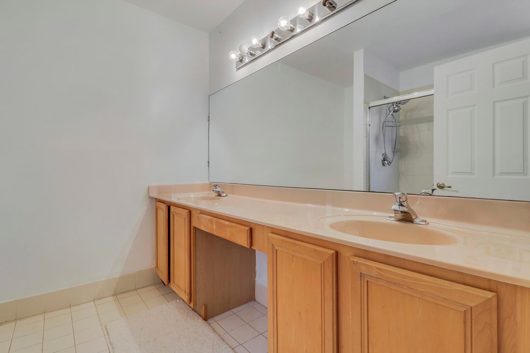 En Venta: $460,000 (4 camas, 2 baños, 1628 Pies cuadrados)