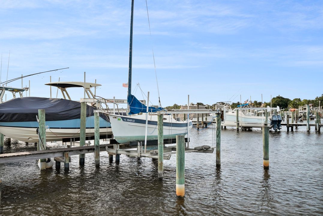 For Sale: $695,000 (2 beds, 2 baths, 1620 Square Feet)