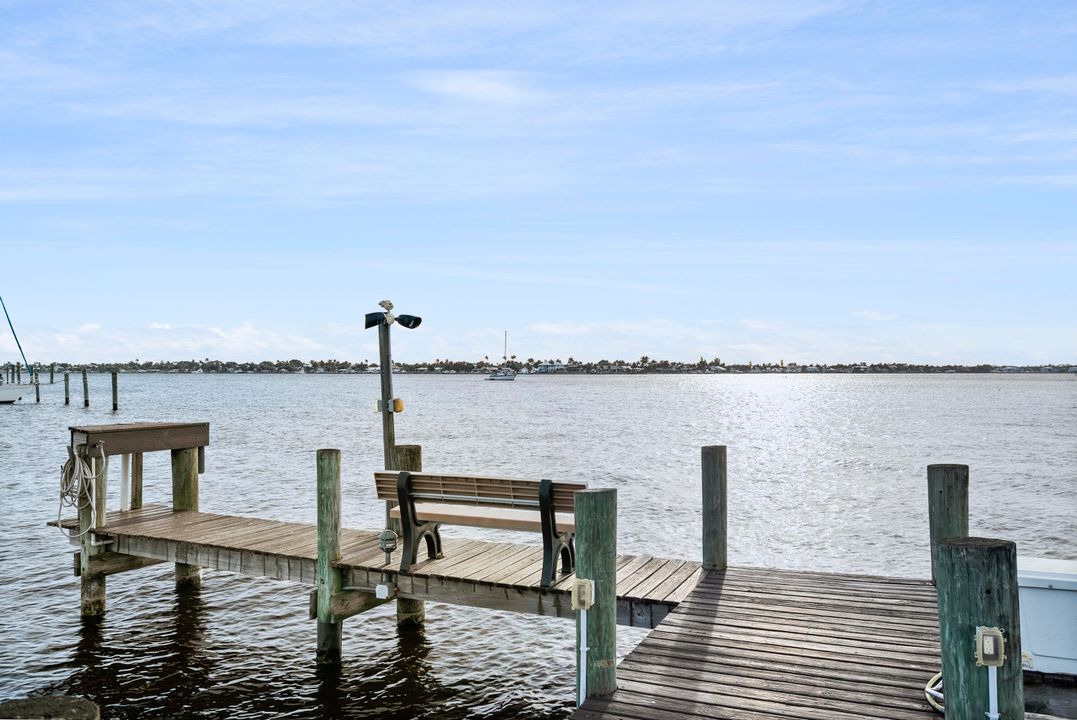 For Sale: $695,000 (2 beds, 2 baths, 1620 Square Feet)