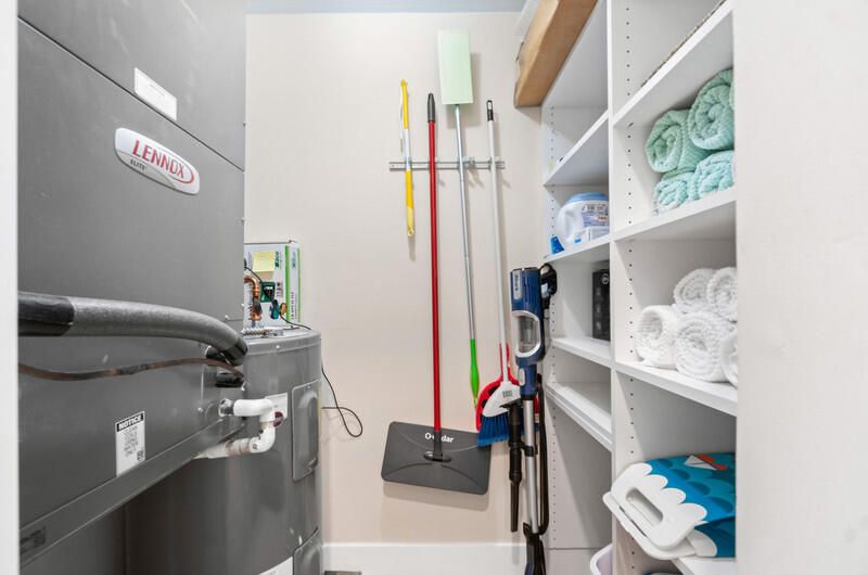 出租: $3,300 (1 贝兹, 1 浴室, 615 平方英尺)