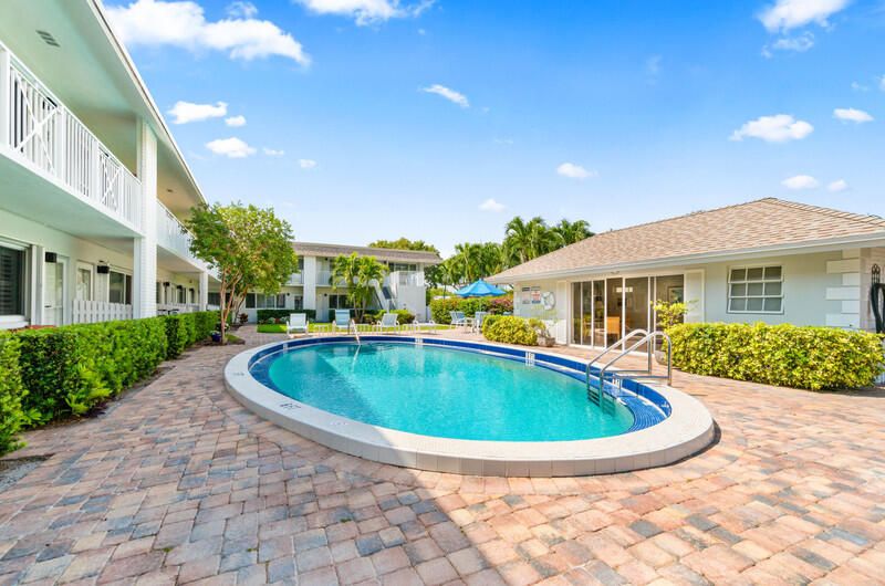 出租: $3,300 (1 贝兹, 1 浴室, 615 平方英尺)